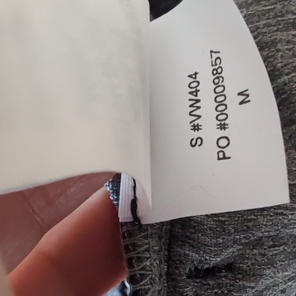 Vuori Women's Mile Ankle Pant Black Size Medium - Picture 12 of 12